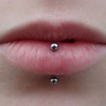 Vertical Labret