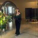 Dívka s kouzelnou krabičkou na obrázky