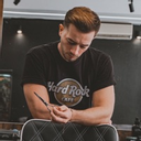 Bazsi | Senior Barber