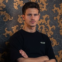 TOMÁŠ- Senior barber.