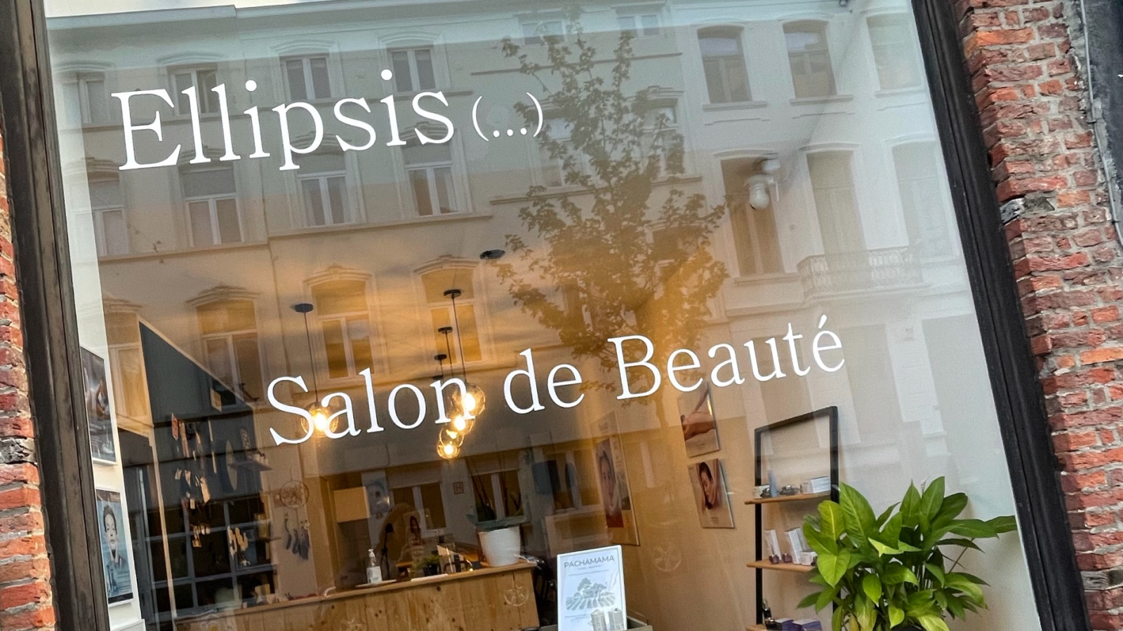 Ellipsis (…)