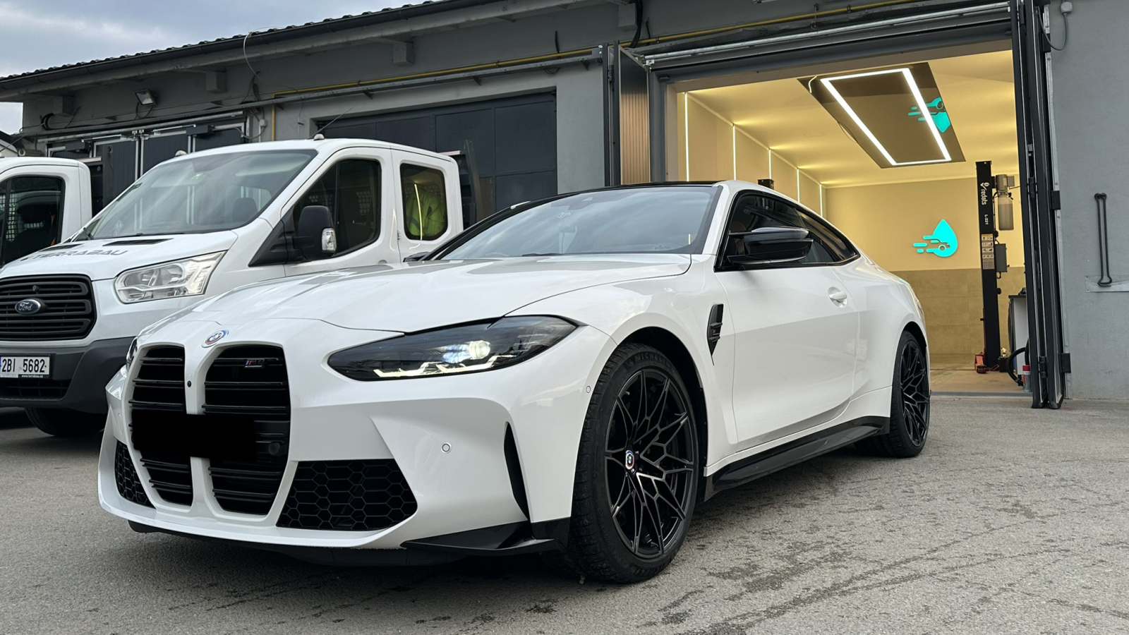 Detailing studio DropWash