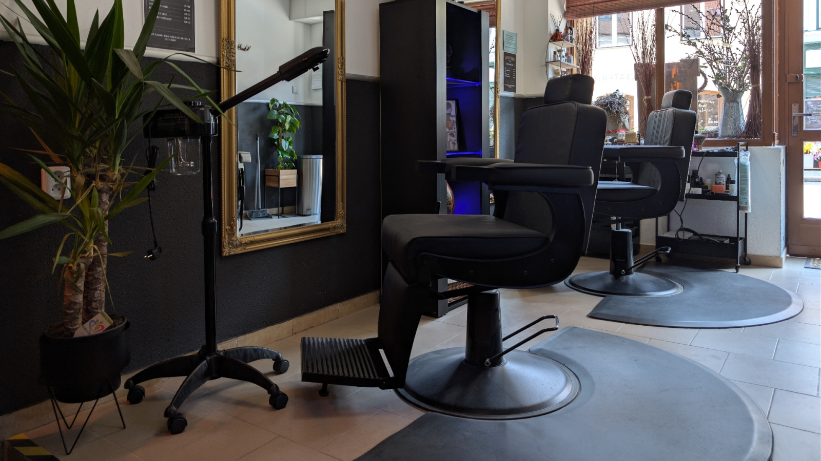 Gentleman Barber & More