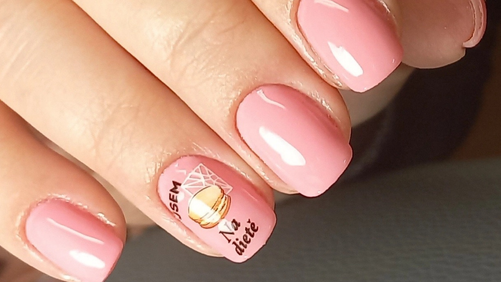 AnneHell_nails