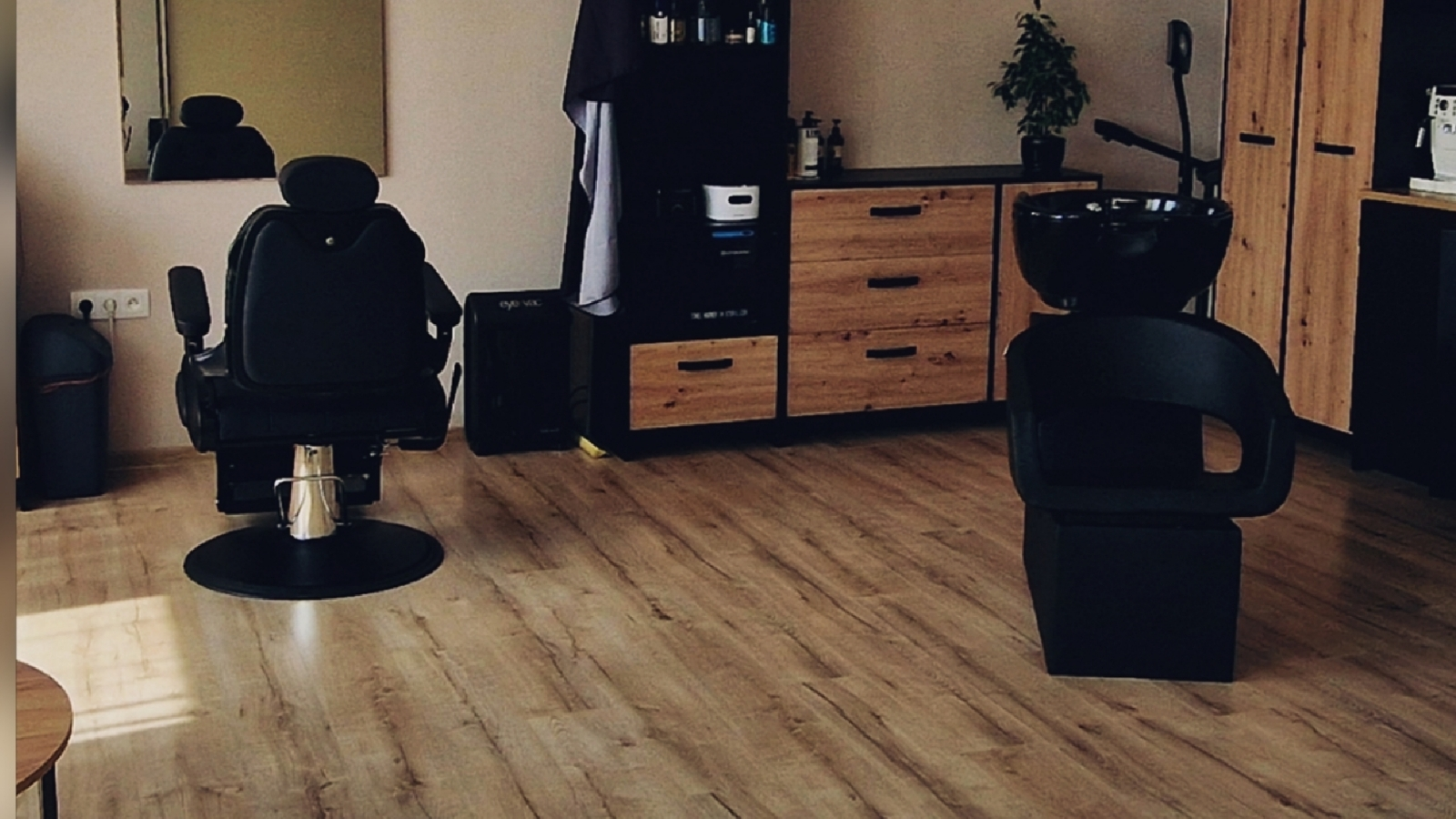 PÁNI ELEGÁNI BARBER