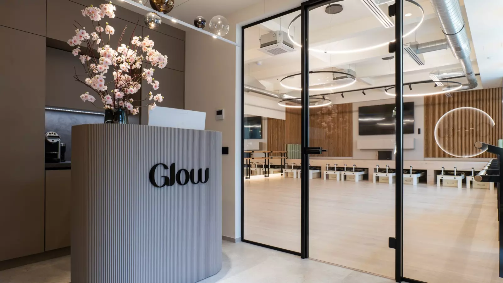 GLOW Studio