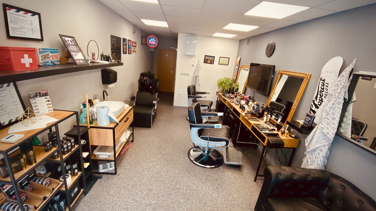 Martin's Barber Garage