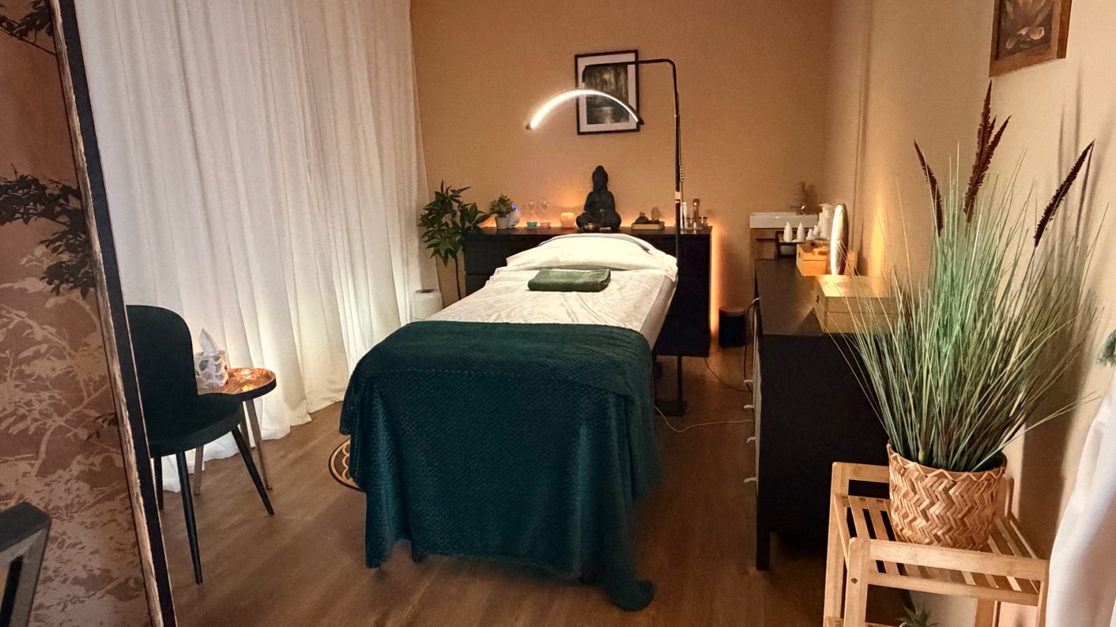 Studio Dotek klidu, Kateřina Elicarová