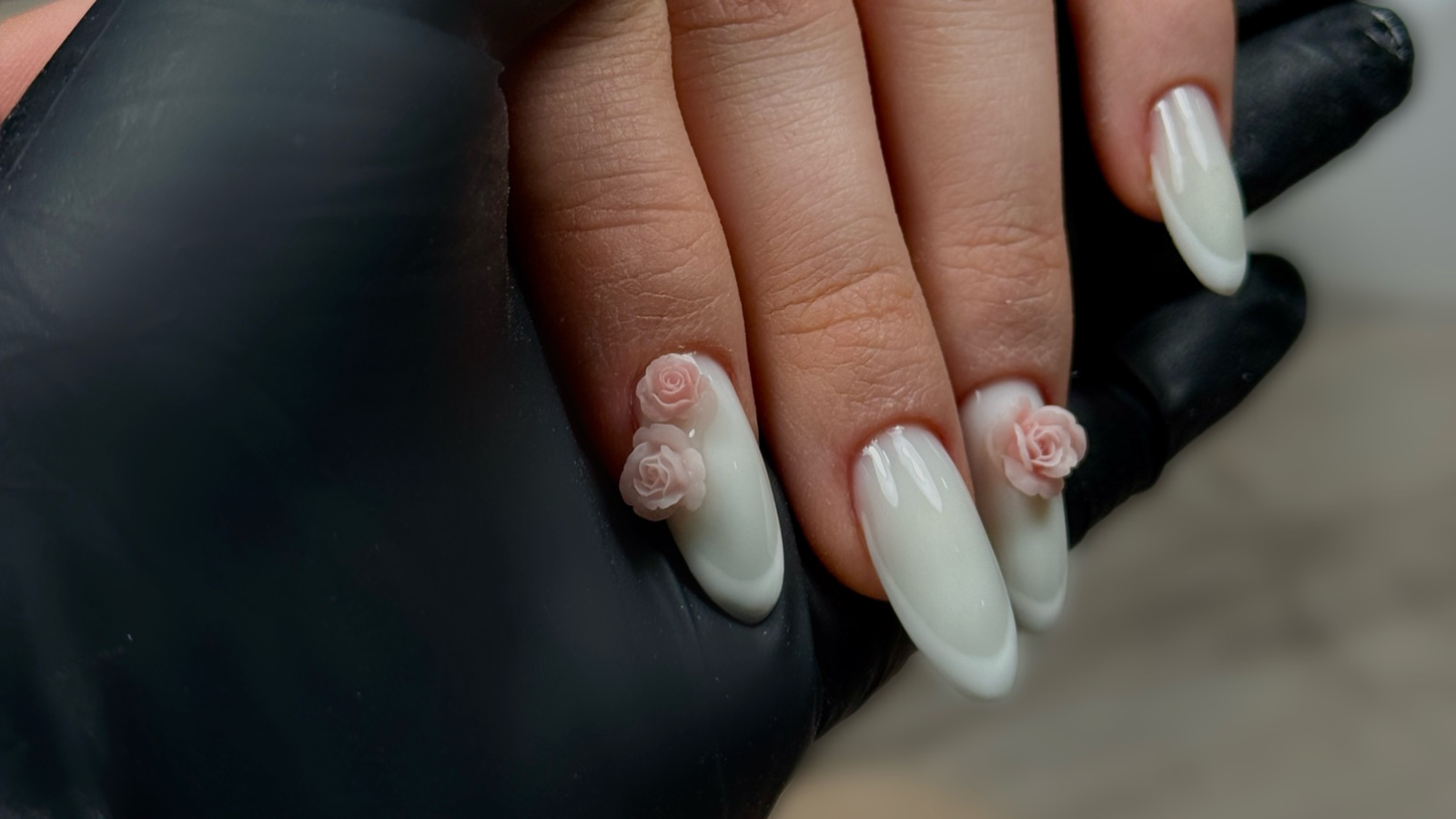 Di_Nails