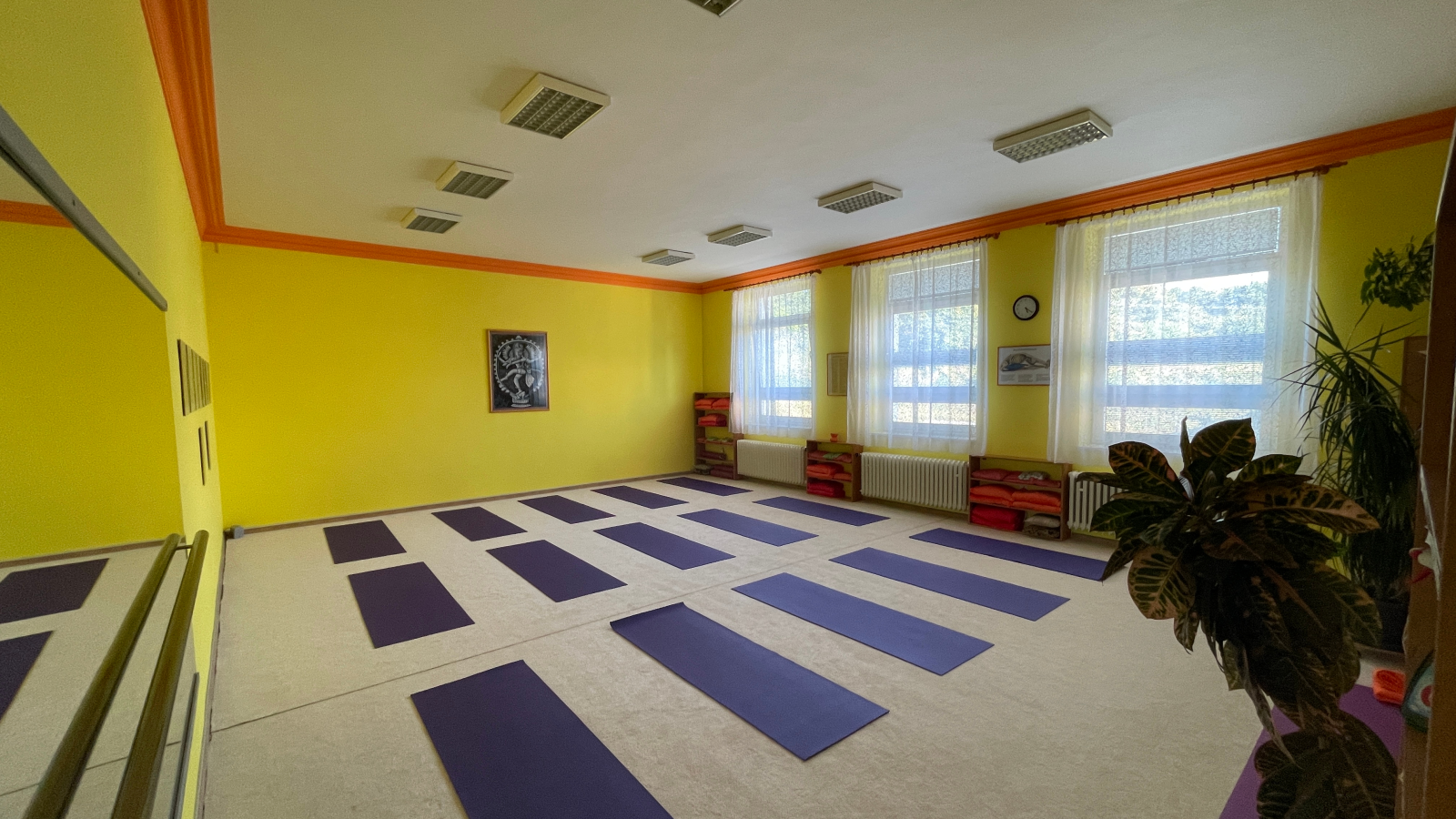 Joga - OZ Centrum Santosha