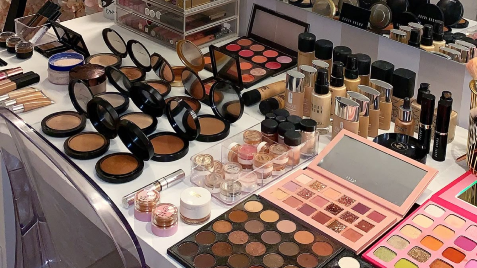 Nicolle Makeup Artist and Hairstylist Prague