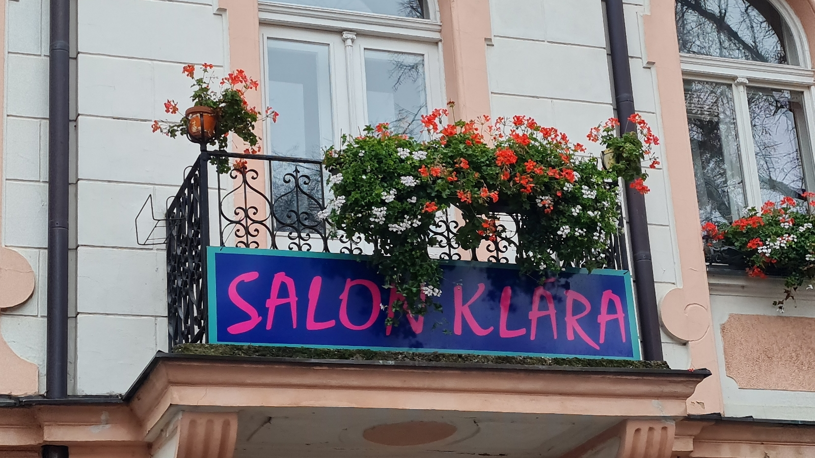 Salon Klára