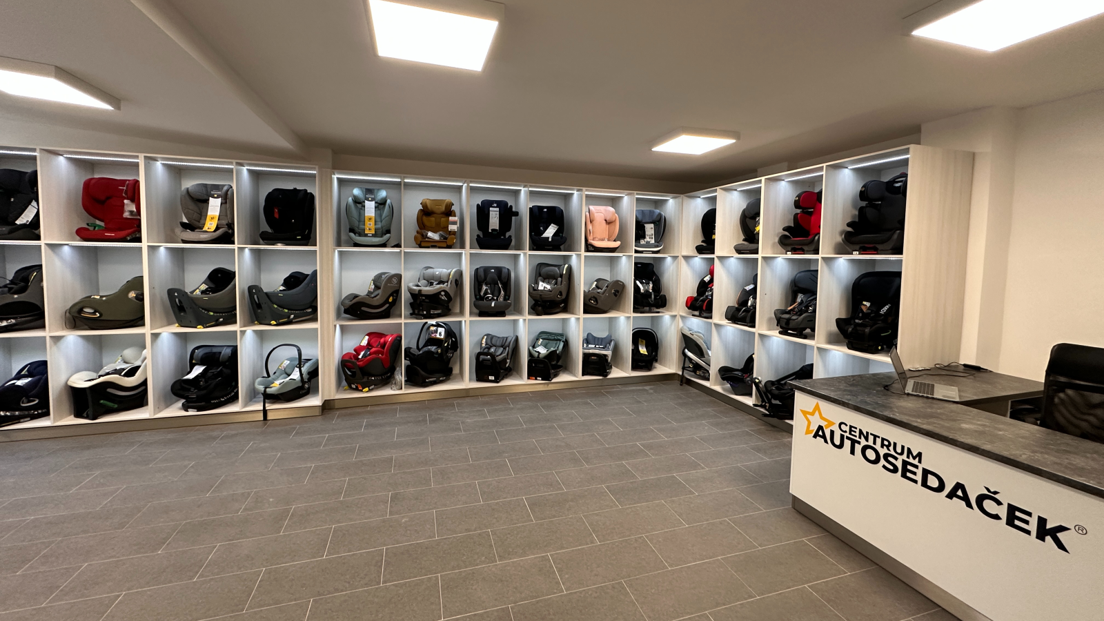 Centrum autosedaček Hradec Králové