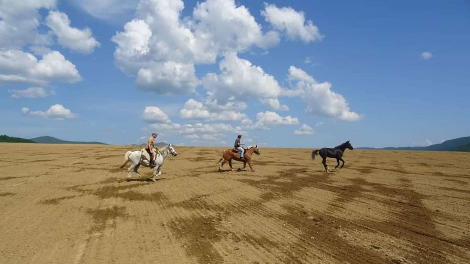 Hobby jazda Lipovník-Hobby lovaglás Hárskút
