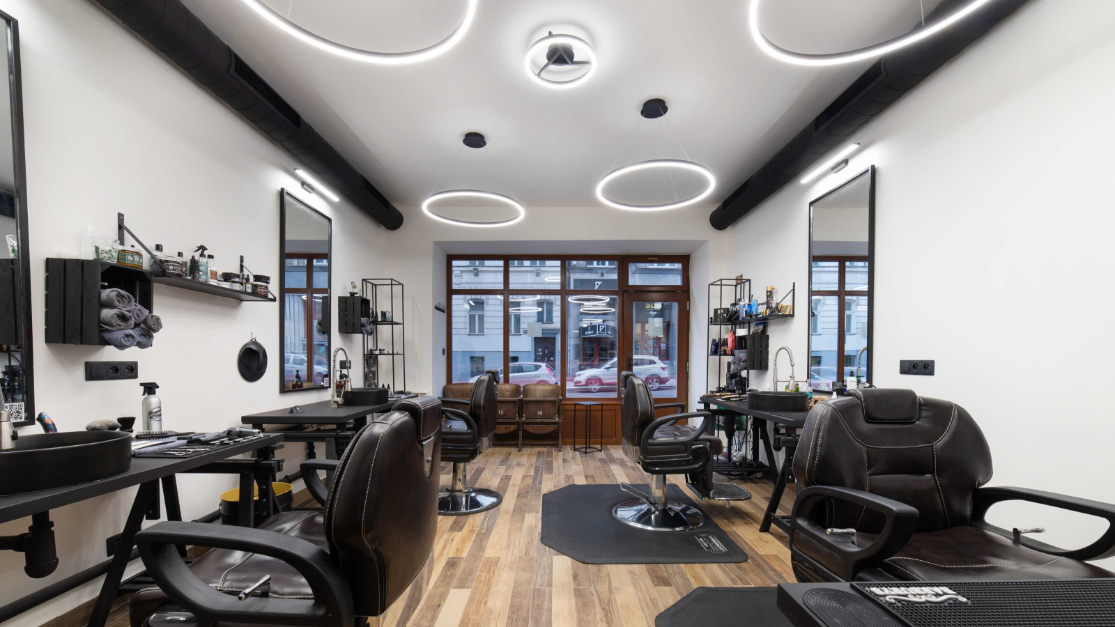 ADAMS BARBERSHOP VELETRZNI