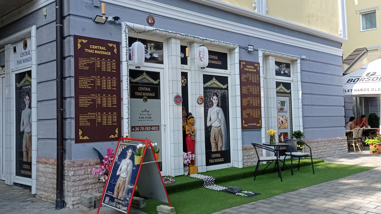 Central Thai No.1. Massage - Hévízen a "Palace Hotel" bal sarkán