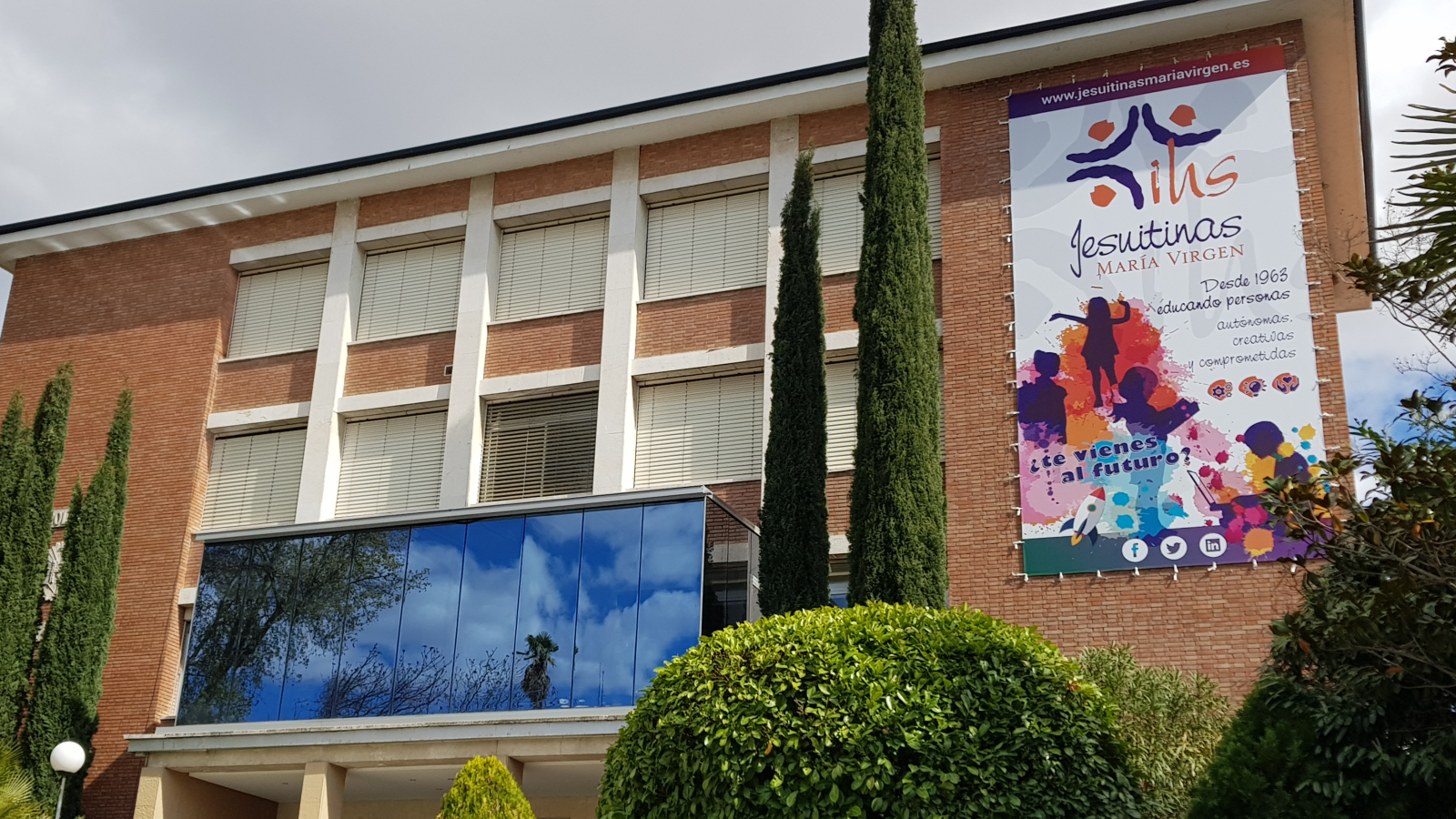 Colegio María Virgen