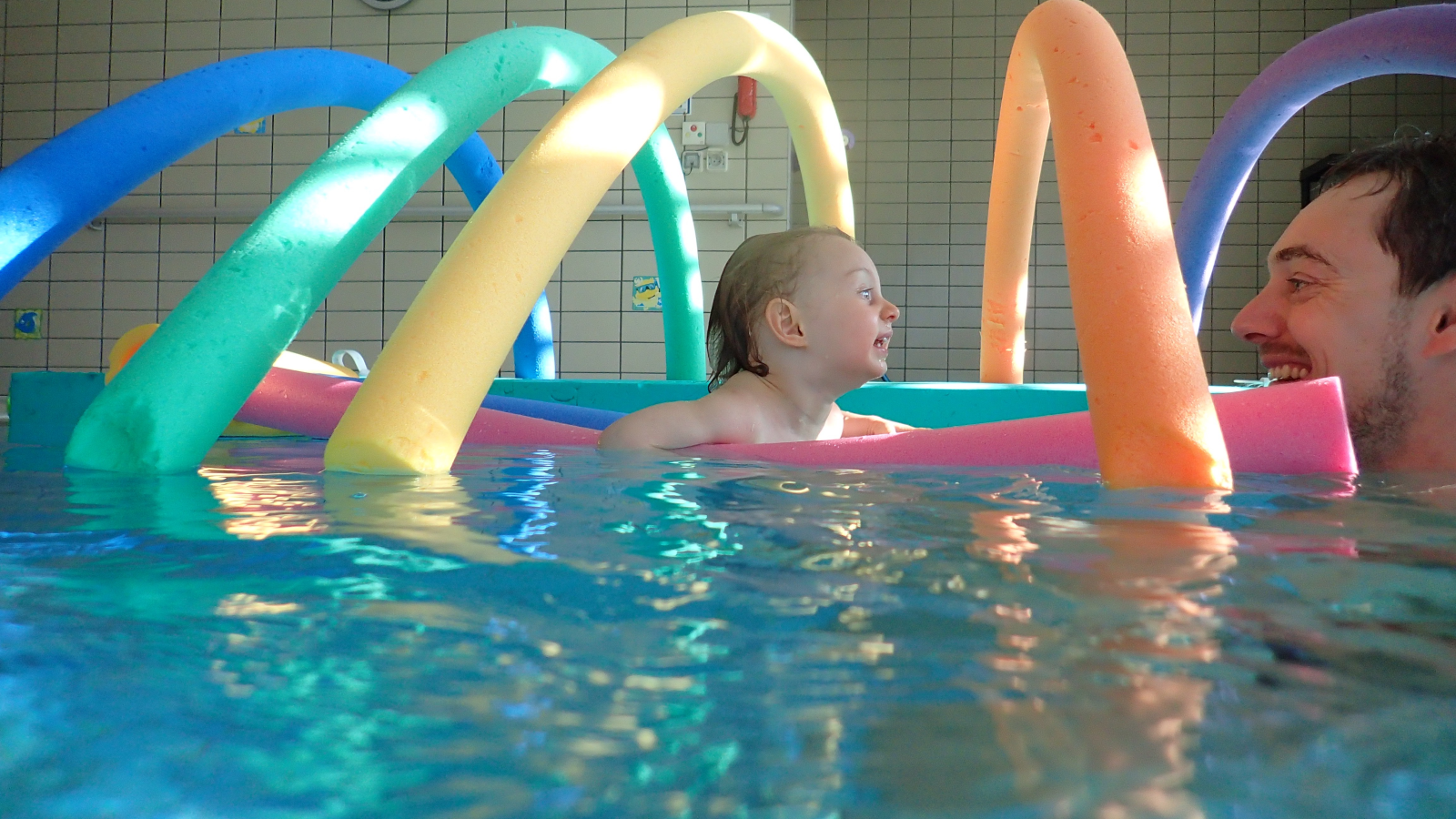 Des pieds dans l'eau