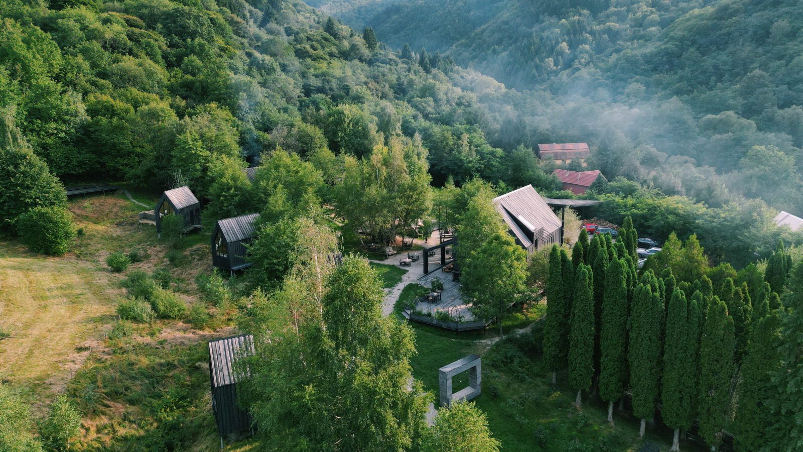 PORTAL Village | Resort contemporan cu acces Adults Only