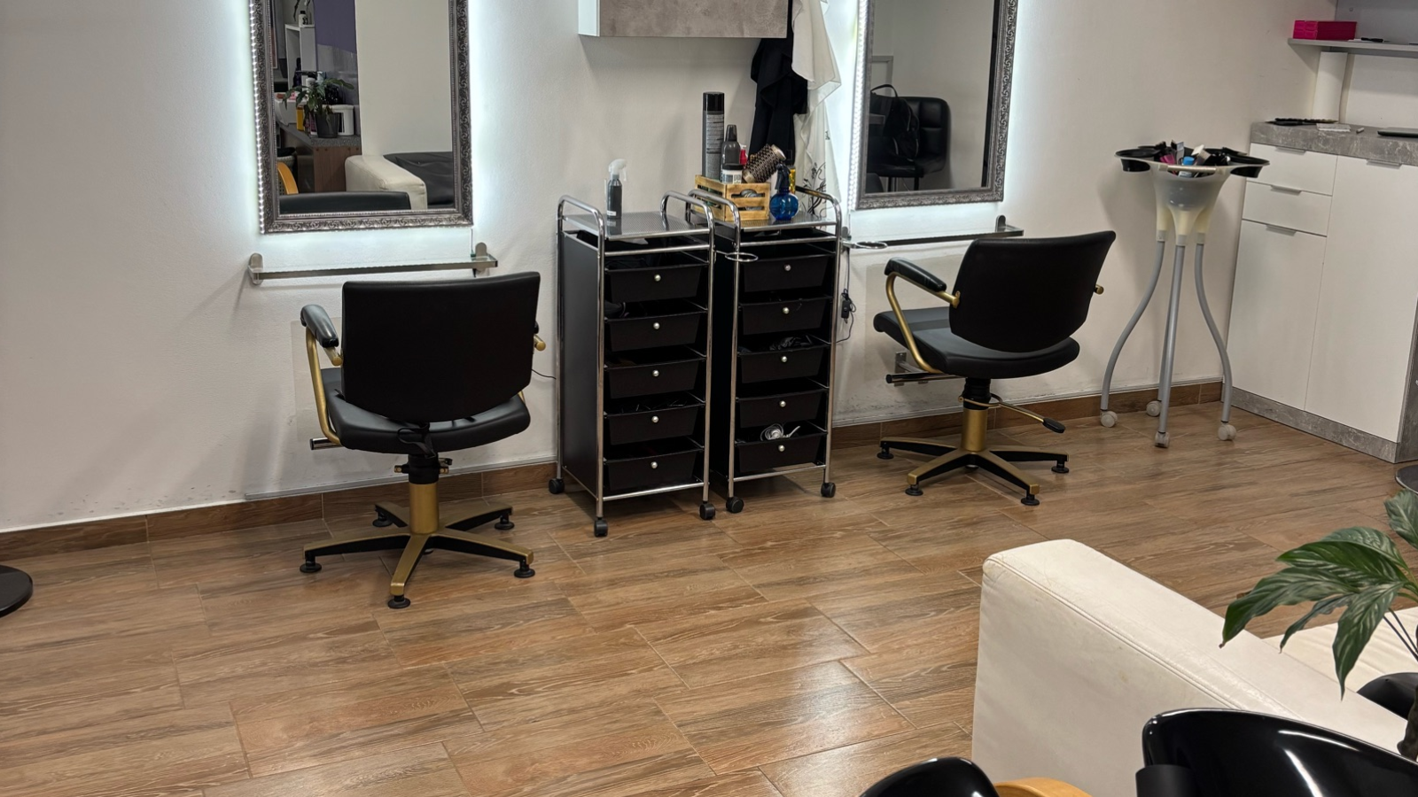 Kadeřnictví Eveline - pro připomenutí rezervace zadejte e-mail