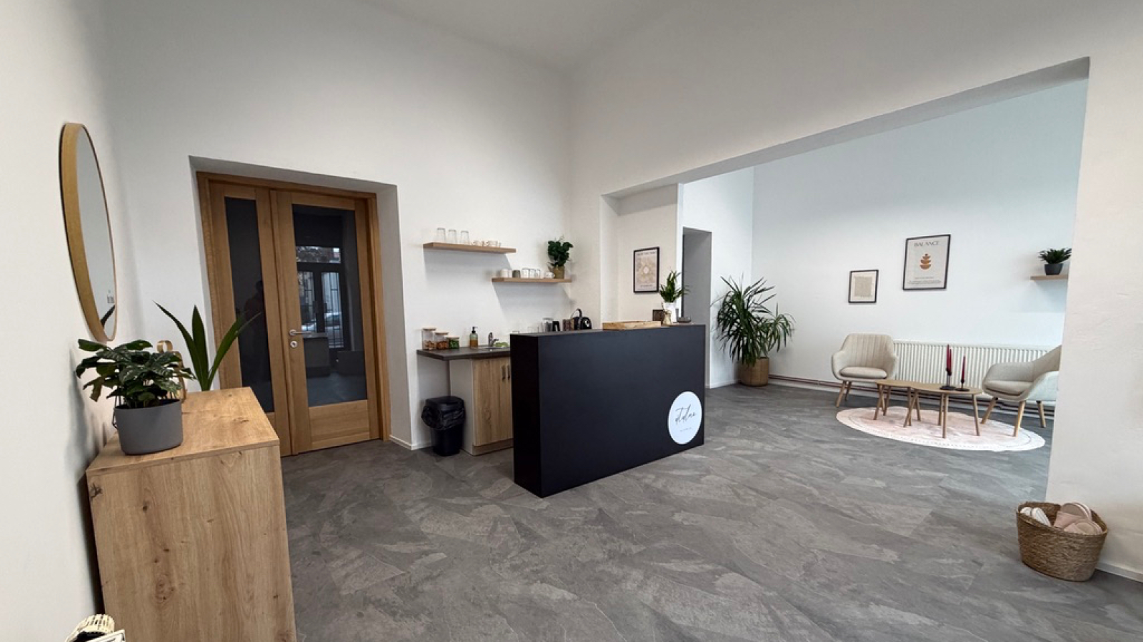 Útulno Pardubice - Kateřina Scherksová - manikúra, pedikúra