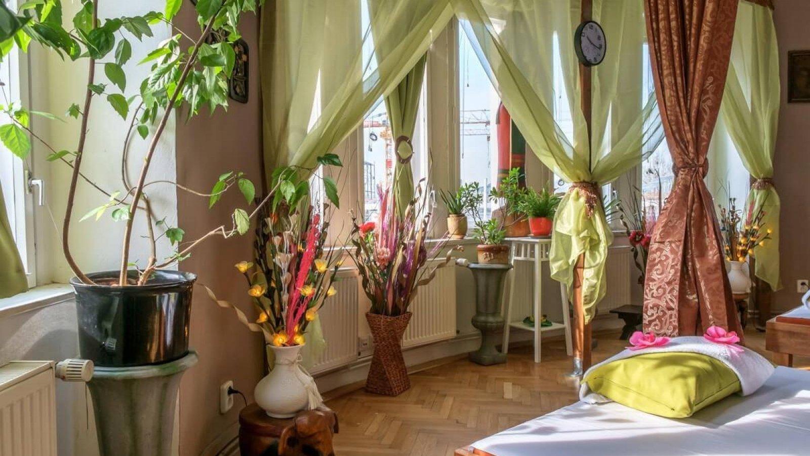 LANNA K PALMOVKA, Original Thai Massage