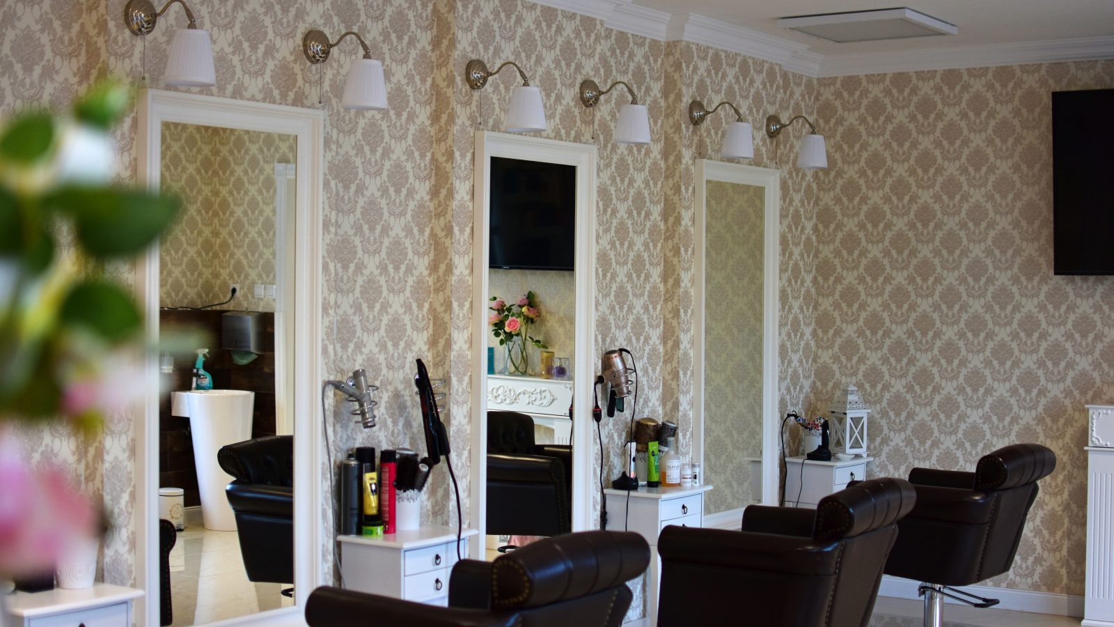 KADEŘNICKÝ SALON - EVA EICHLEROVÁ