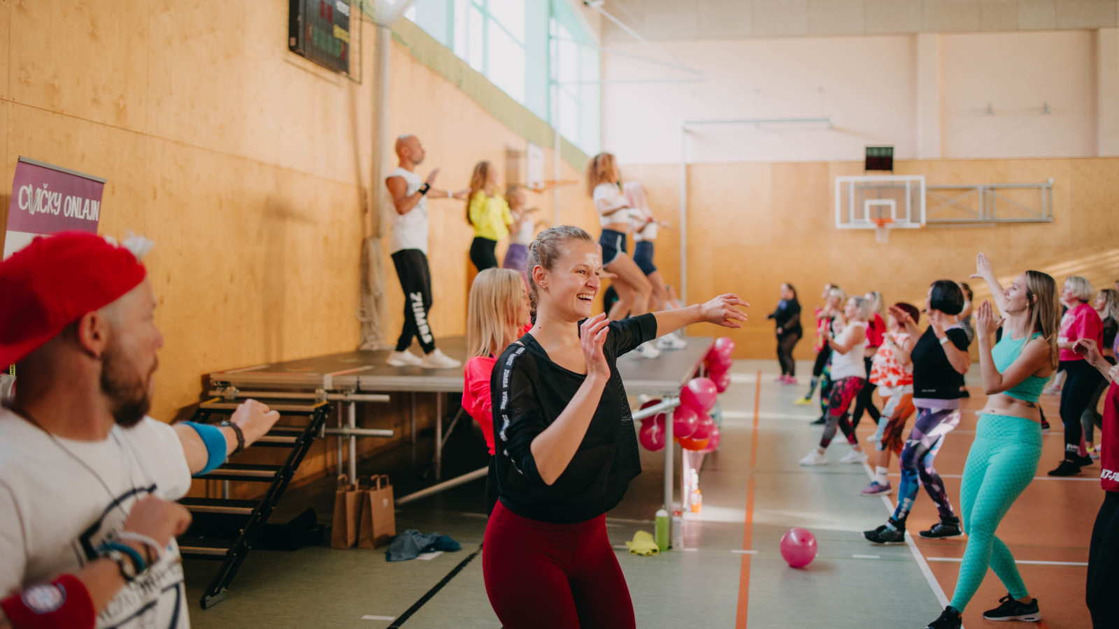 Jump. Smile & Dance. (Viola Honzová)