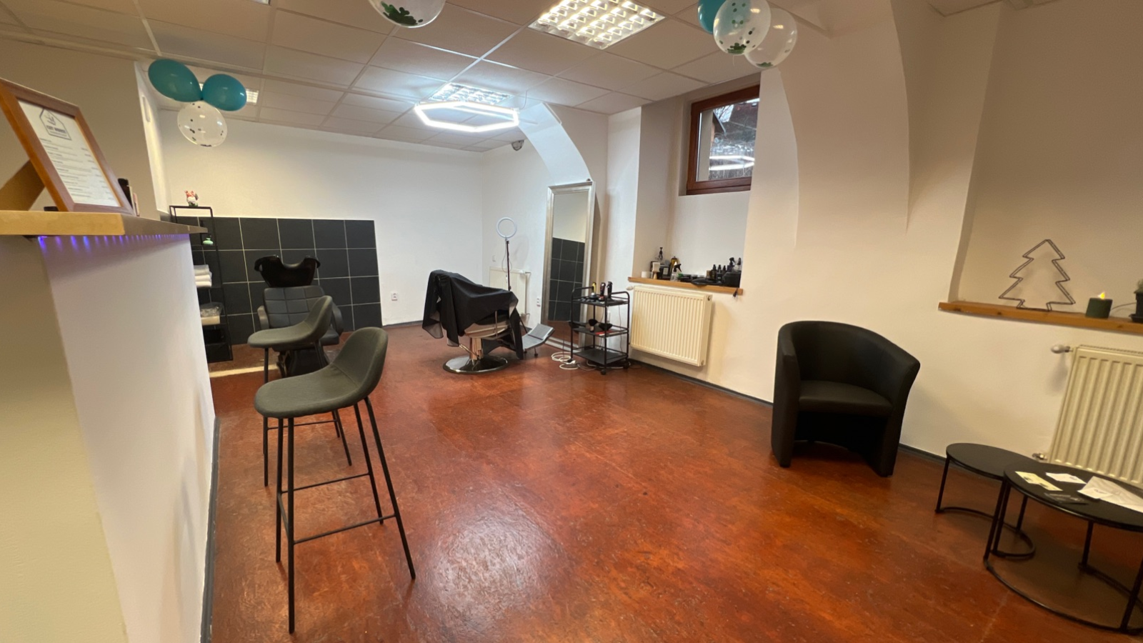 CUT HOUSE BARBERSHOP