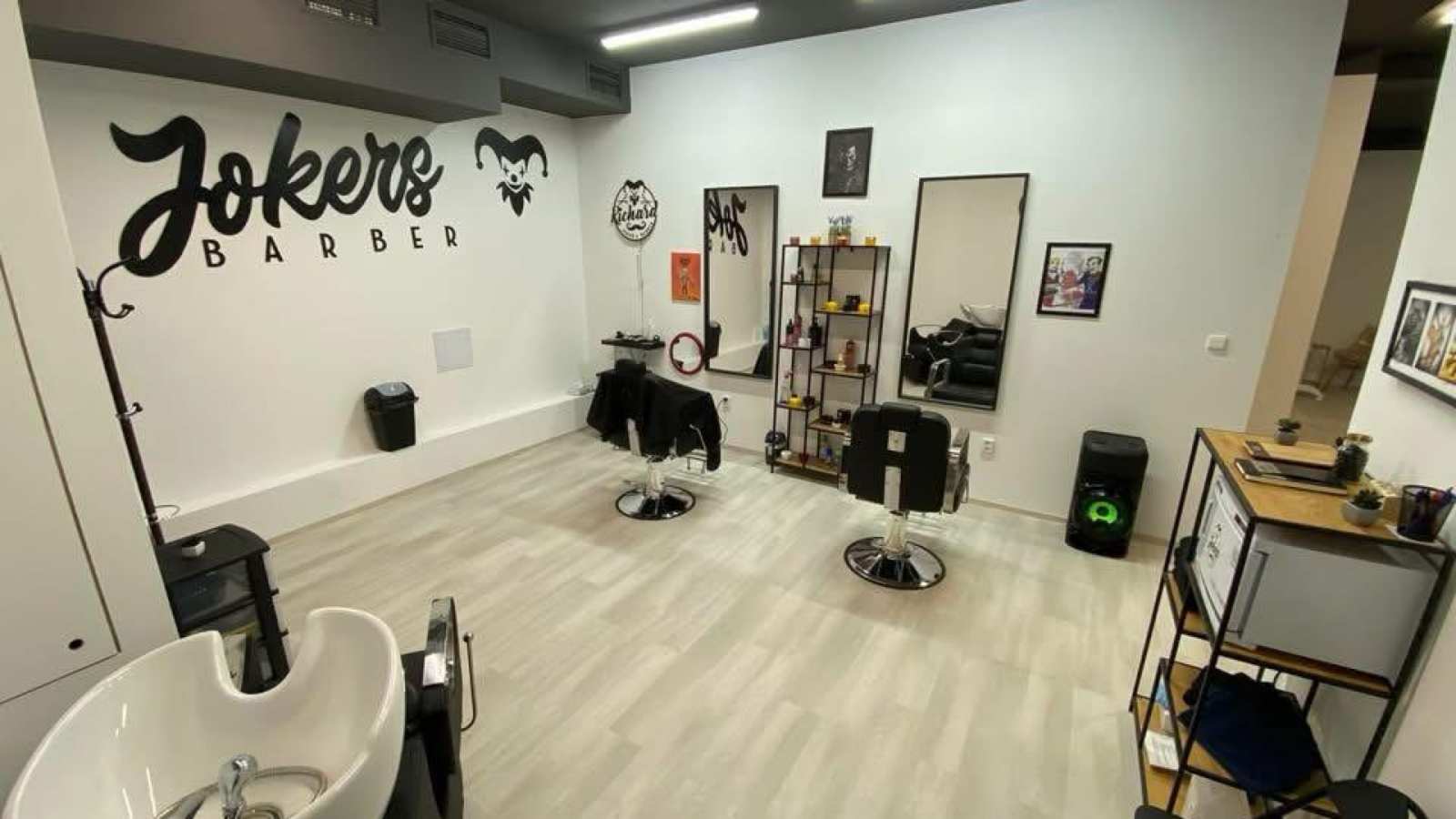 Jokers barber