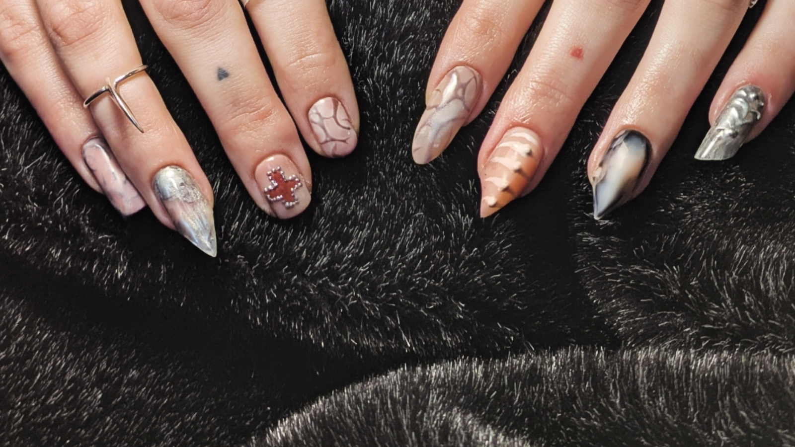 Marm_naills