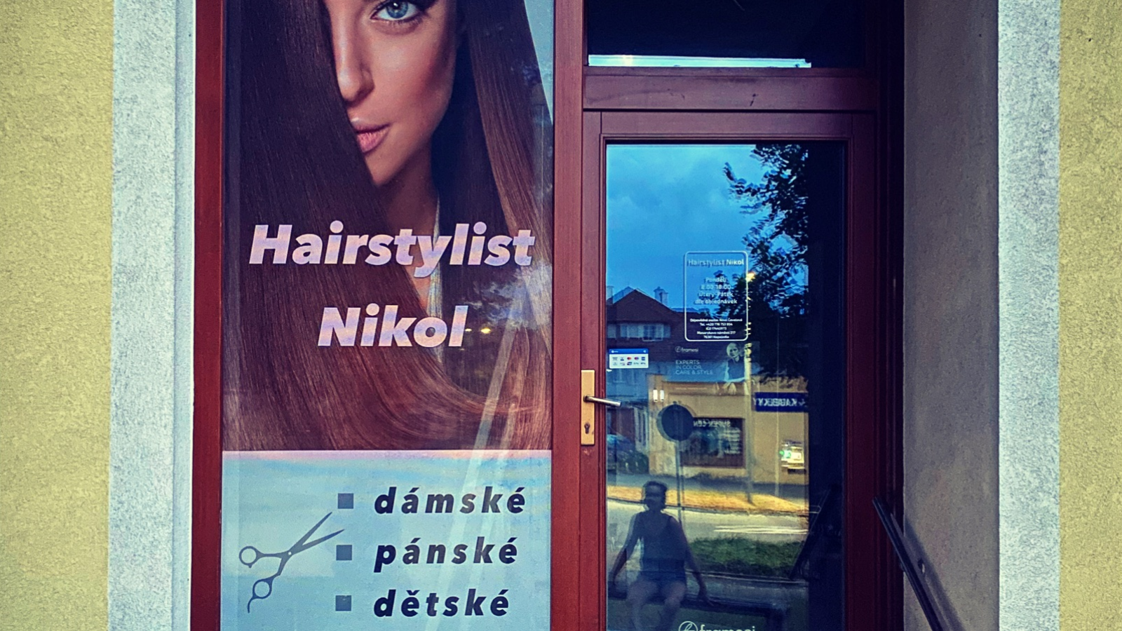 Hairstylist Nikol