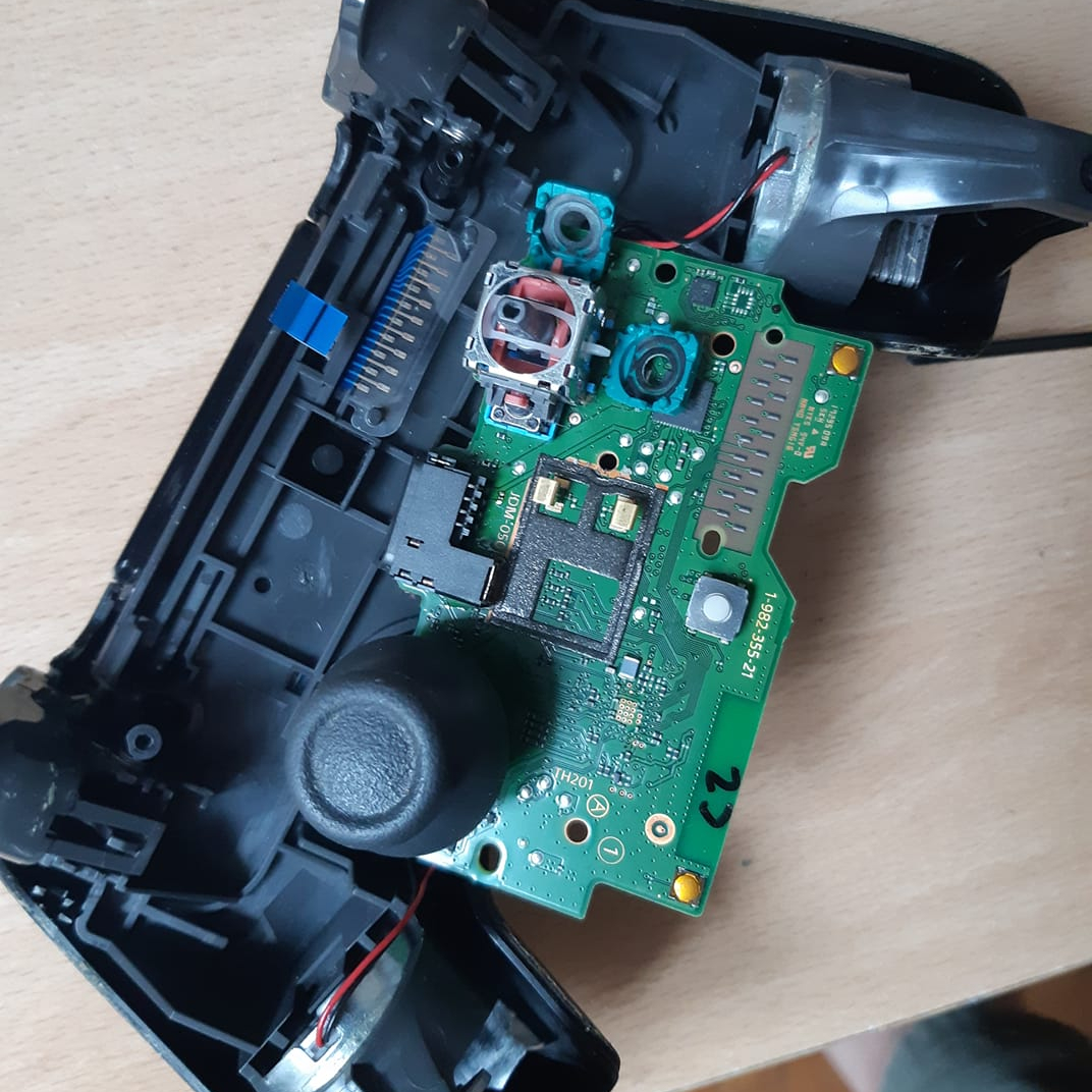 Réparation une manette (officielle-par joystick)