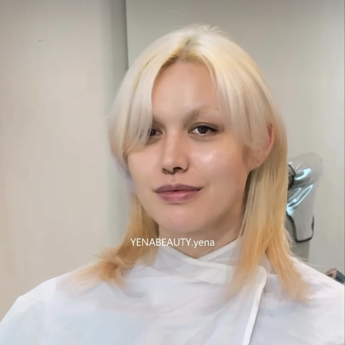 Bleach Medium / Střední /(1 Session)