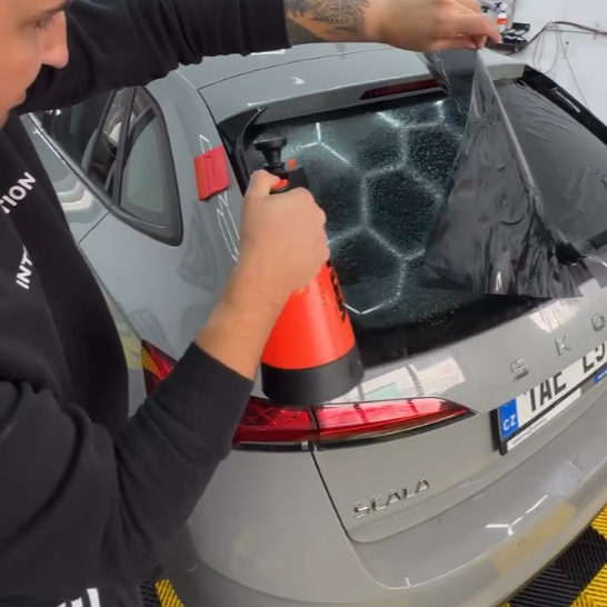 Tónování autoskel (Praha 9)