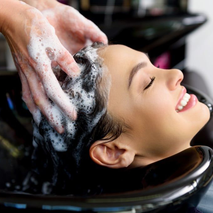 Mytí vlasů a foukání/ Мытье головы и сушка