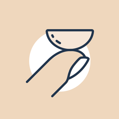 První aplikace kontaktních čoček