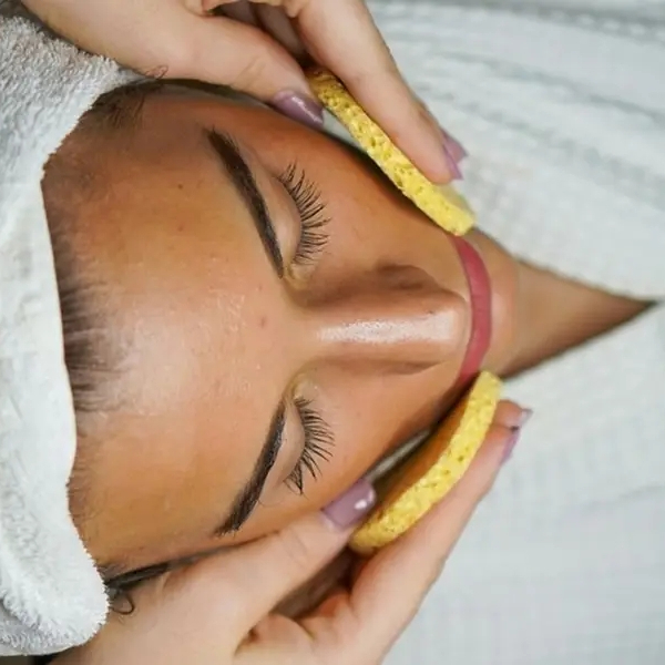 Ošetření proti akné (75 minut)