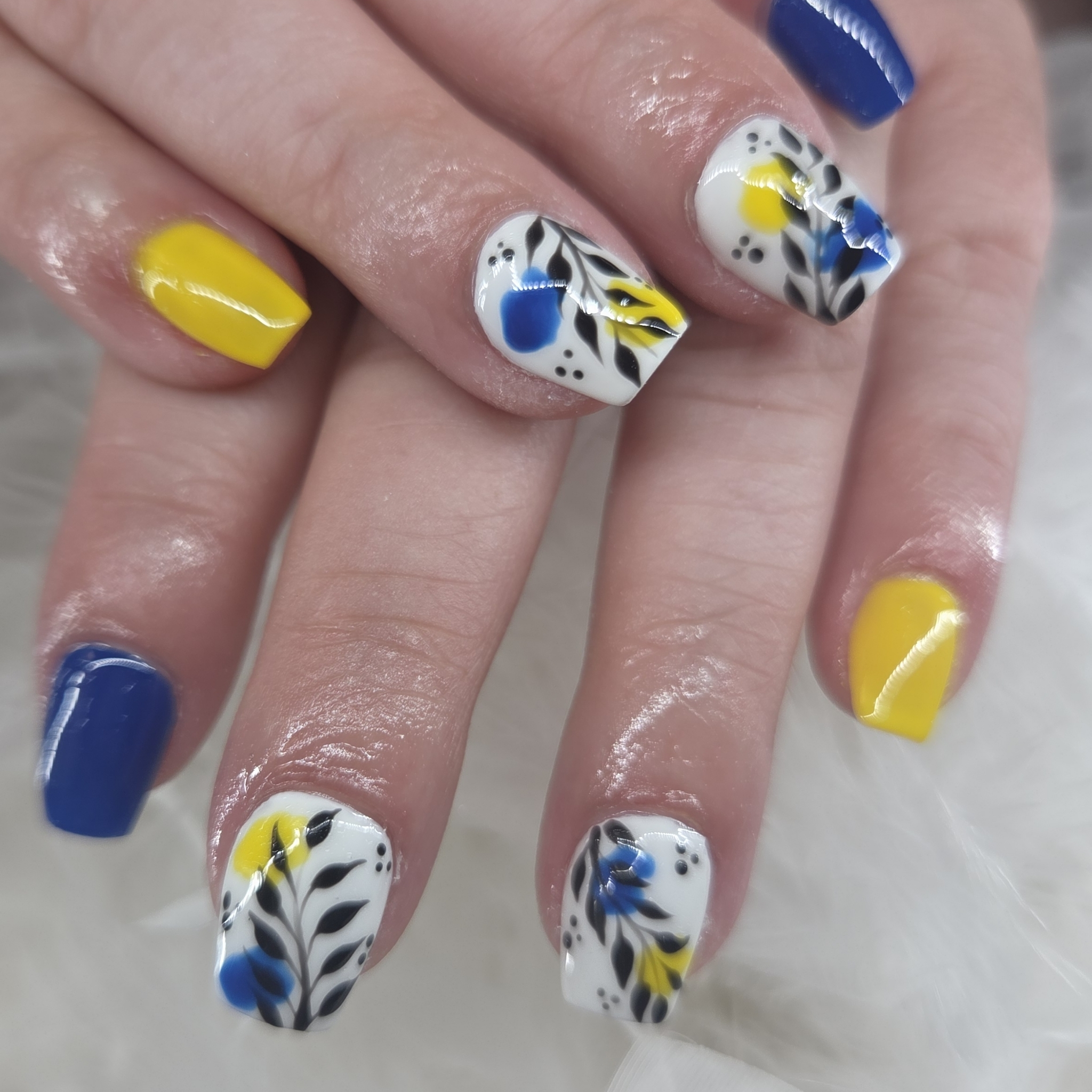 Nail art simple 3 doigts