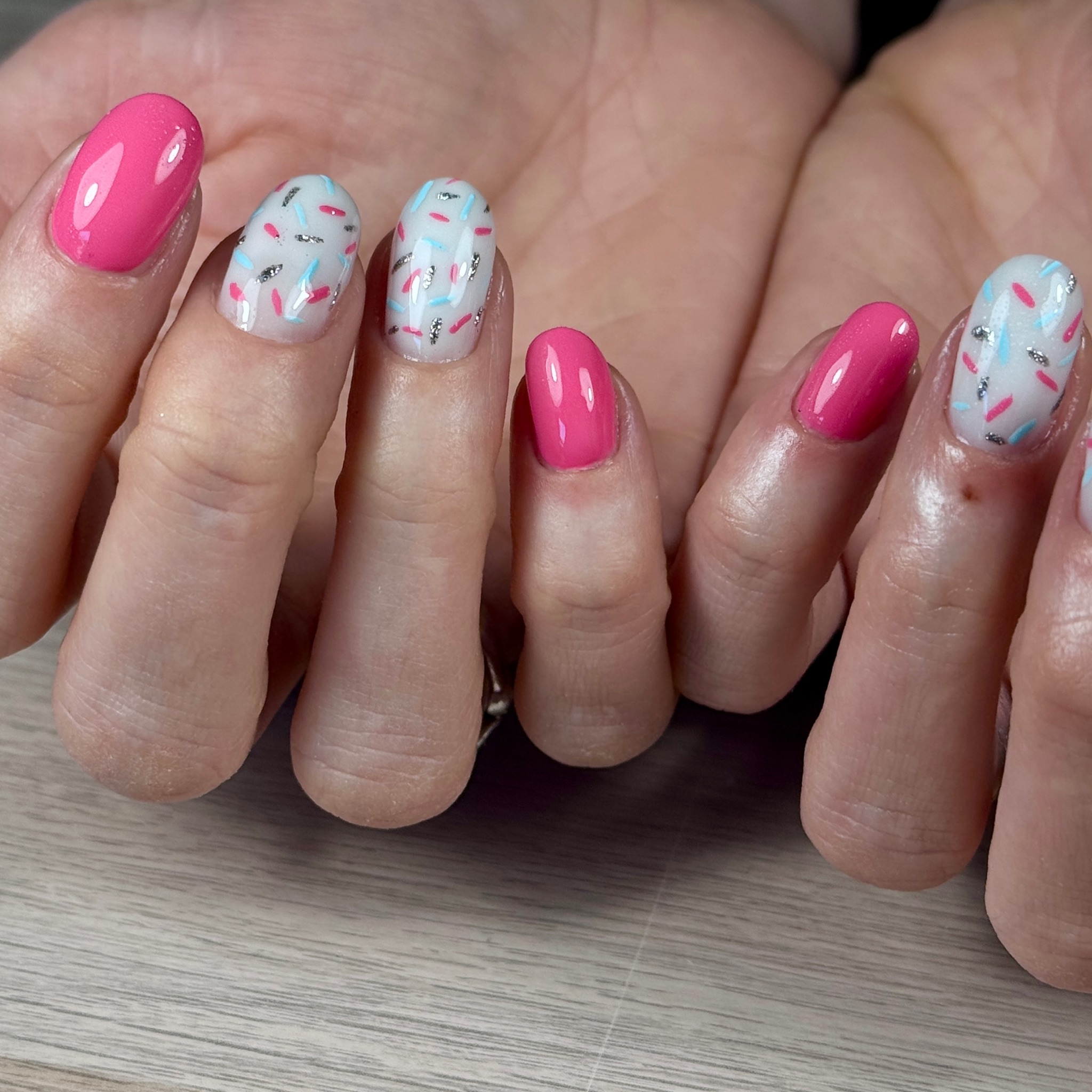 Gel + kleur & nail art (2h)