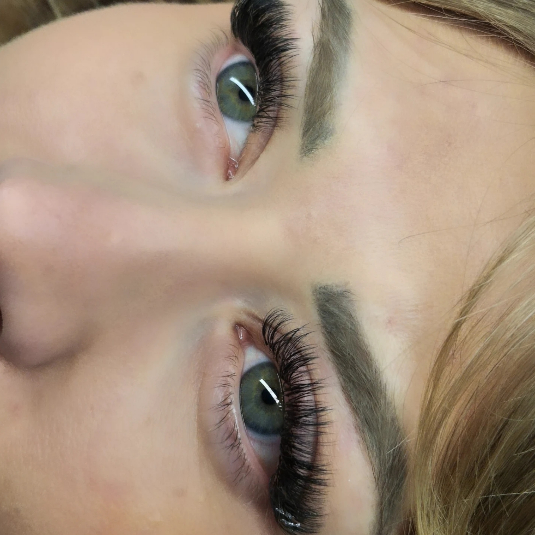 Entretien d'extensions de cils 1h30