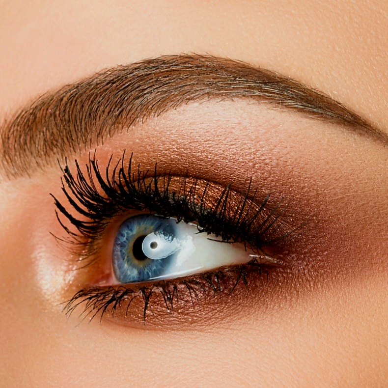 Rekonstruktion der Augenbrauen