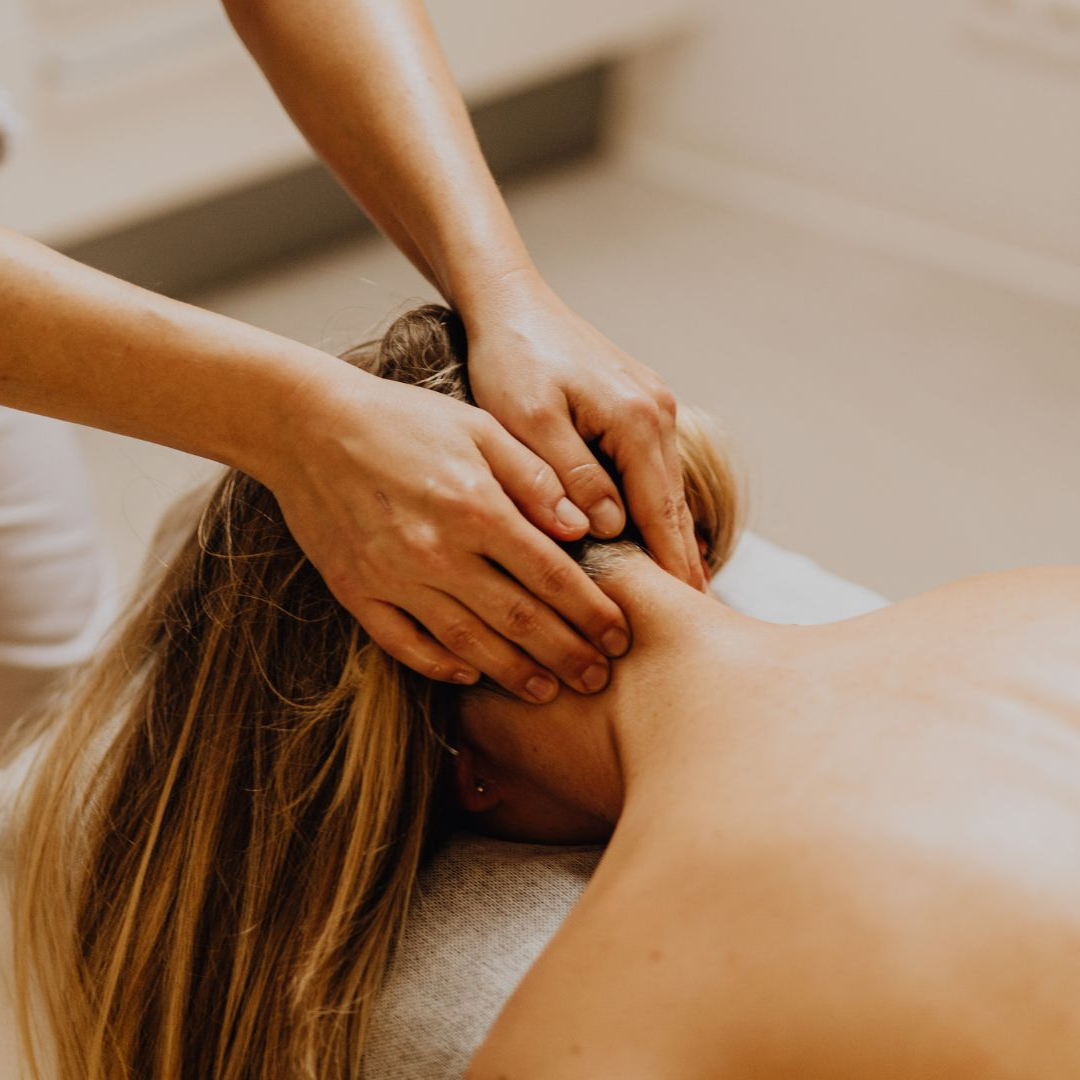 Massage dos, cervicales & crâne
