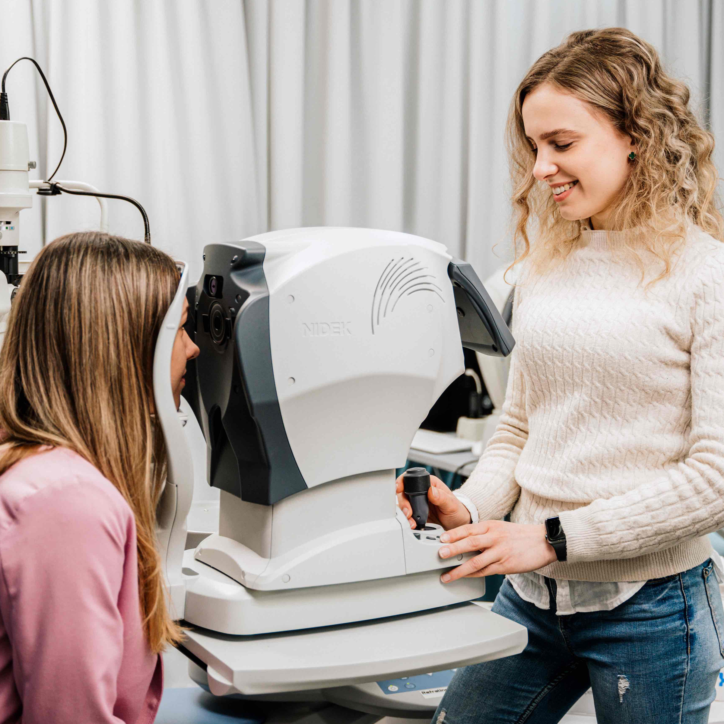 Kontrola šošoviek po aplikácii