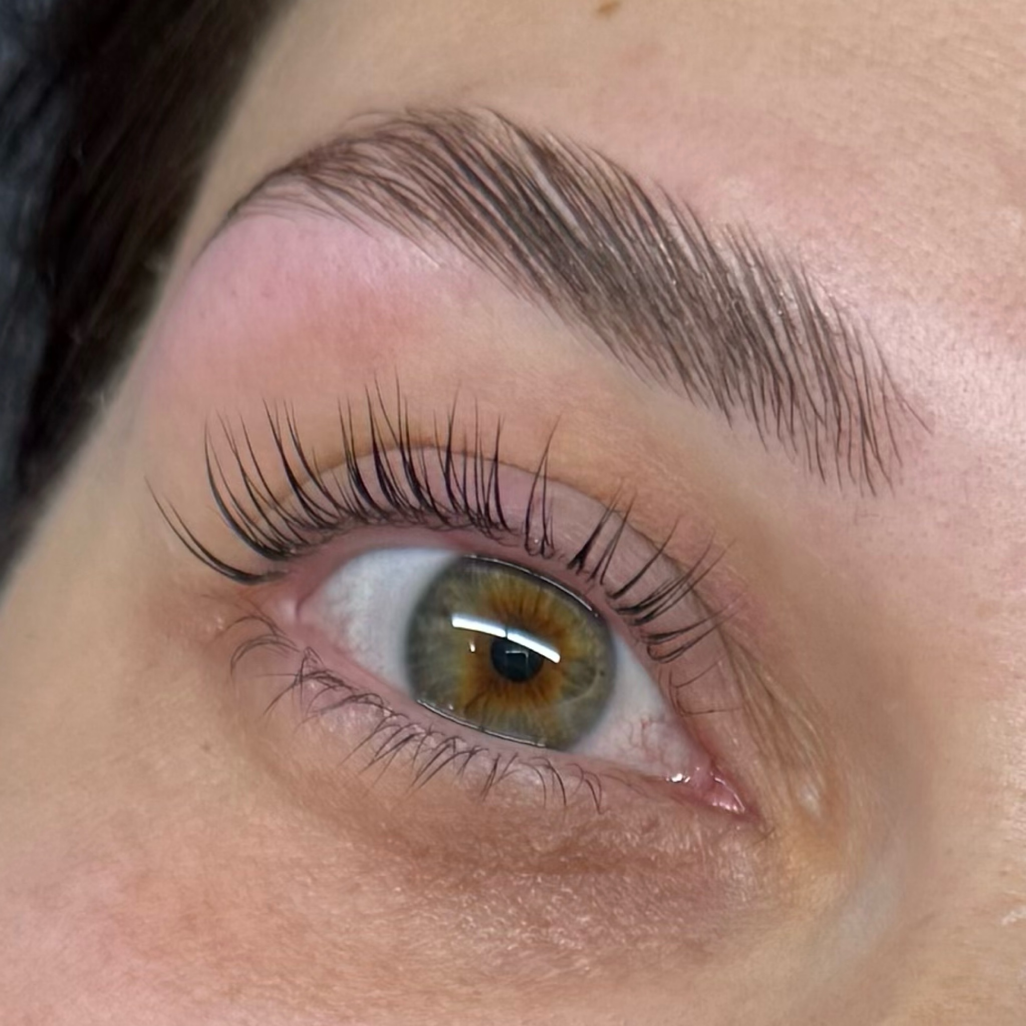 Duo Signature - Réhaussement + Browlift + Restructuration