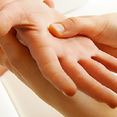 Soin complet des mains (+95% naturel) (1h30)