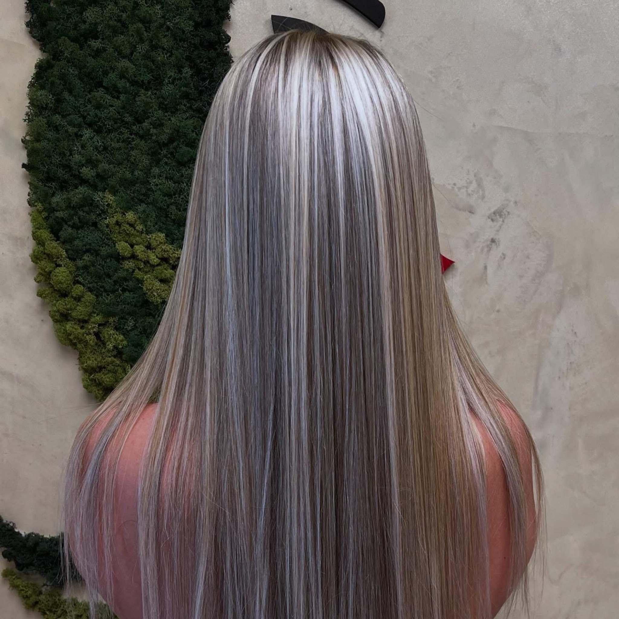 “ INsight Glossing Blond “
