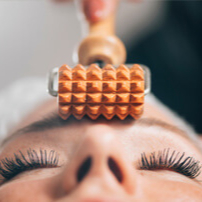 Maderoterapia tváre