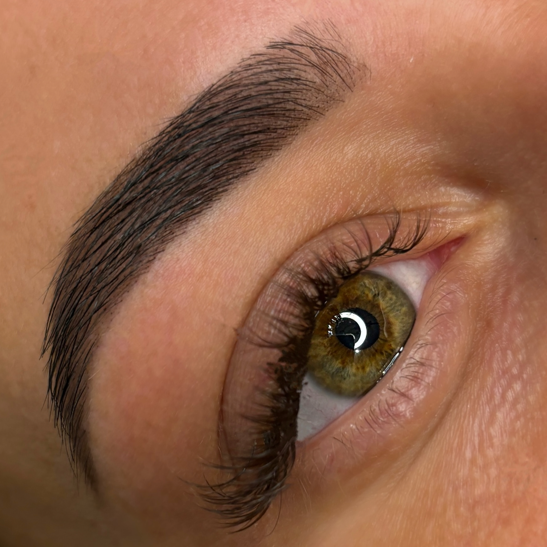 Épilation Des Sourcils avec Hènna