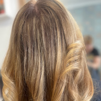 Balayage + tőfestés